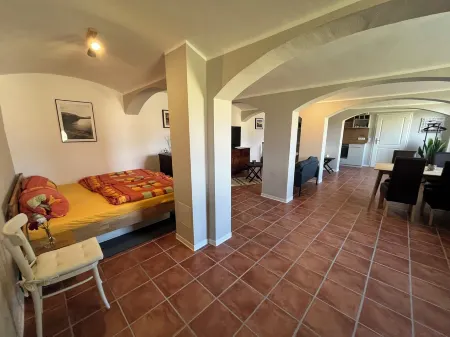 Quiet, idyllic vacation apartment with views of nature