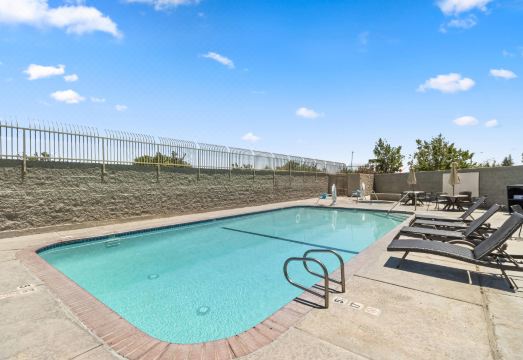 Antelope Valley Inn Hotel Overview