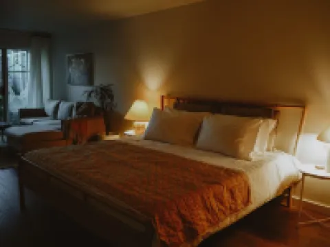 A quiet oceanfront hideaway on the shoreline of Nanoose Bay. Hotels in Nanaimo E