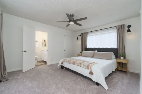 Mid-Century Calabasas Residence Hotels in Calabasas