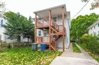 Spacious 2BR 2Level Apt - Walkable to metro!