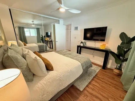 Oceanfront Getaway - Parking - Stunning Views Отели в г. Редондо-Бич