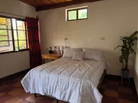 Cute 2Br Apartment with lake views & private garden! Everything you need + more.