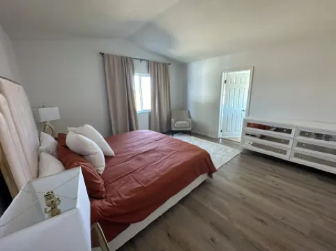 4BR/2.5BA House in Delightful Lancaster with WiFi, AC and Large Yard