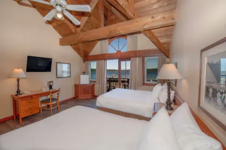 Painter's Lodge Отели в г. Quathiaski Cove