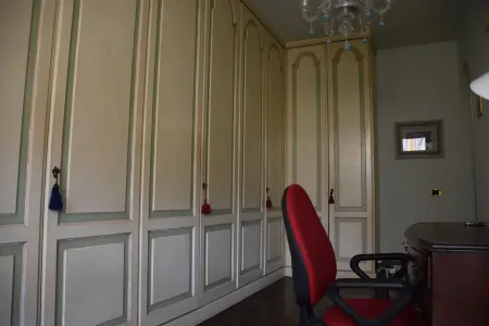 Elegant apartment with large terraces in quiet residential area. Отели рядом с достопримечательностью «Piazza della Costituzione»