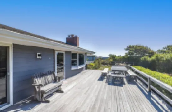 Delightful 4-bedroom house with VIEW in Montauk! LOCATION, LOCATION, LOCATION!!!