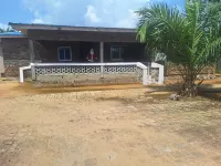 Charming 2-bedroom house with WiFi, AC in nice Marshall Hwy Hotels in Mambah-Kaba