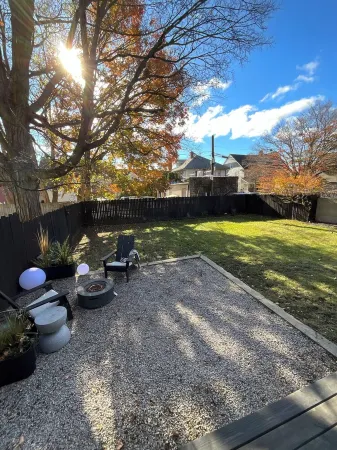 Modern Comfort in the Heart of Cherry Hill Отели рядом с достопримечательностью «DeVos Place»