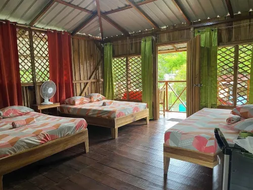 Hotel Cahuita Отели в г. Кауита