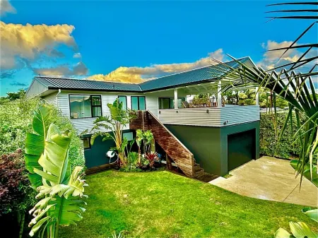 Large Family Home close to the beach in Whangamata Отели рядом с достопримечательностью «Уангамата Бич»