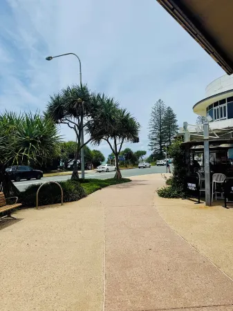 Family friendly, walking distance to beach and amenities