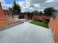 Luxury room with en-suite bathroom in West London . Hotels in Greenford