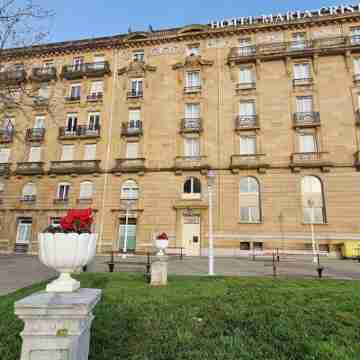 Festivalsuite: Luxury and Comfort in San Sebastian Hotel Exterior