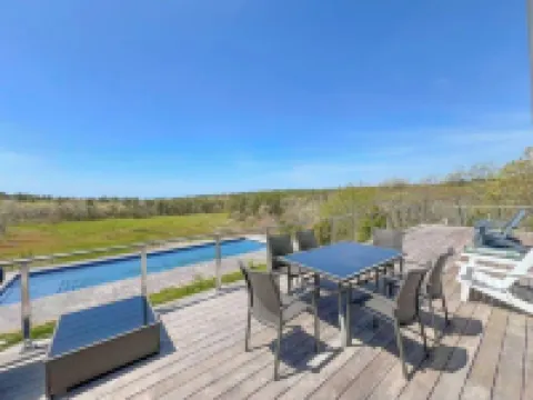 Charming 6 bdr house-Chappaquiddick near Edgartown, beaches, 20x60pool,amenities