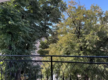 Sun Home in the Hearth of Plovdiv Отели рядом с достопримечательностью «Централна джамия на Пловдив - Джумая джамия»