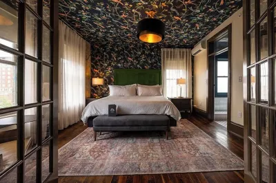 Hotel Pontotoc Hotels near Metal Museum