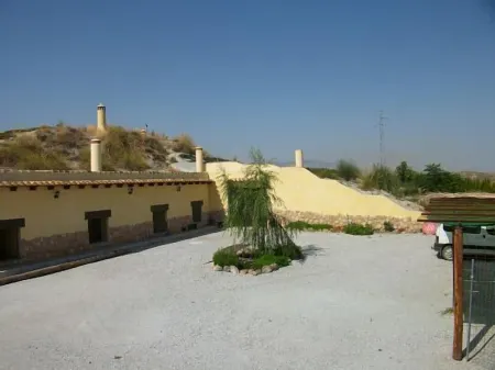 Self catering Cueva El Monterón for 5 people Отели в г. Comarca de Baza
