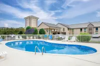Comfort Inn Petersburg Fort Lee Area - Parkplatz