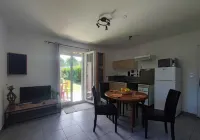 Les Gîtes de Ginestas Bambou Hotel a Ginestas