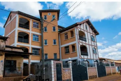 Residence Vicyma Bafoussam Centre 2P Tout Confort, Chambre Climatisée Hotels in 