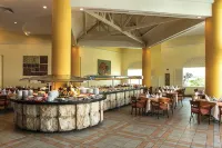 Beachfront apartment with a view, for 2-8 people at Hotel Colon Salinas