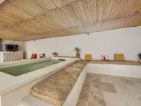 Village house in Provence with swimming pool and private terrace Hotels in Eyragues