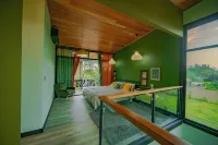 Casa Esmeralda-5min to La Fortuna, King beds BBQ & pool, parking on property