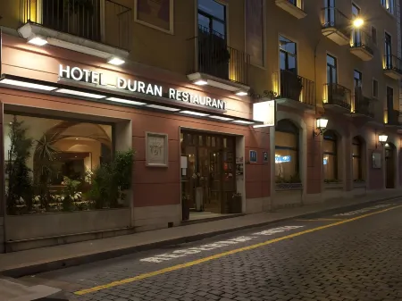 Hotel Duran Отели рядом с достопримечательностью «Castell de Vallgornera»