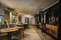 Inn for All Seasons - Bar