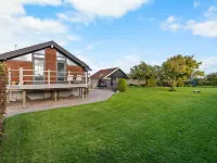 "Berner" - 40m from the sea