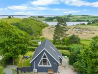 "Chayton" - 450m from the Sea Hotels in Faborg