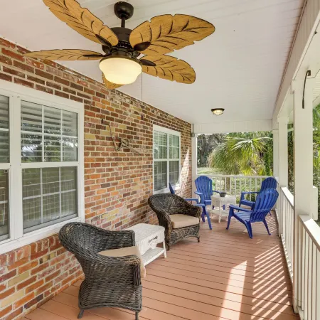 2 Mi to Mashes Sands Beach: Quiet Home w/ Dock!
