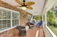 2 Mi to Mashes Sands Beach: Quiet Home w/ Dock! - parking