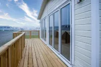 Oakland Lodge - 2 Bedroom Lodge - Wisemans Bridge