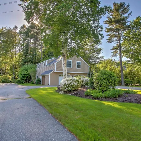 1/2 Mi to Beach: Lovely Guesthouse in Kennebunk!