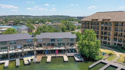 Remodeled Family Waterfront Townhome in the Heart of Horseshoe Bay Hotels near Horseshoe Bay Resort - Ram Rock Course