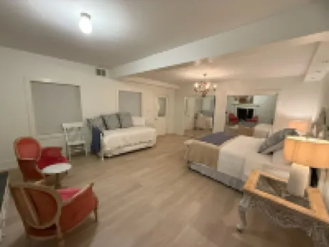Newly Renovated, 7700 Sq. Ft,  8Br, 7BTH, Heated Pool, Hot Tub, Arcade Game Barn