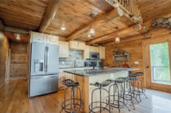 Buffalo County Log Cabin w Guesthouse and pool