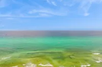 Seychelles Beach Resort 1705 Отели рядом с достопримечательностью «Blue Gravity»