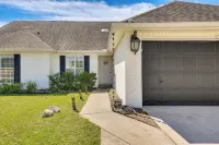 Destin Villa w/ Patio ~ 2 Mi to Miramar Beach! - Villas