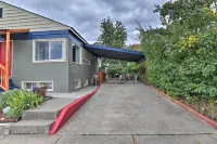 Comfy and Cozy Kalispell Home Walk to Downtown