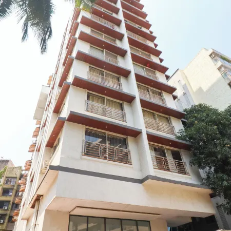 Pinaki Comfort Stay, Vile Parle