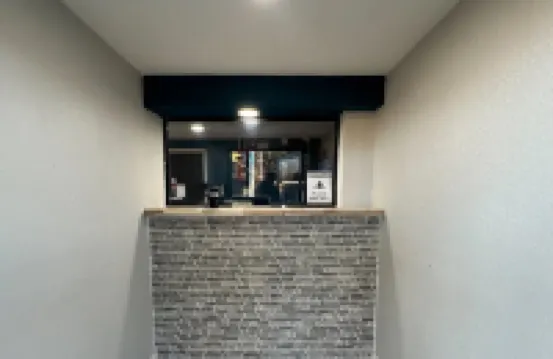 高速公路旅館 裏弗代爾酒店