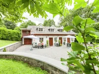 Peaceful Bohon Apartment - 2-Star