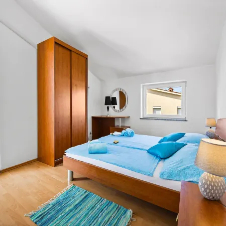 Family-friendly apartment with sea view