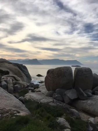 Beach apartment near the Отели рядом с достопримечательностью «Fish Hoek Beach»