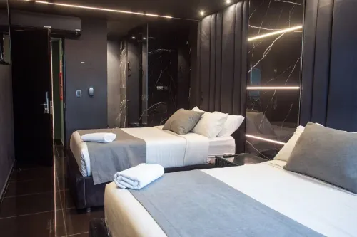 Luxurious villa with 23 bedrooms 3 Pools in Provenza Parque lleras Poblado