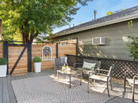 Windsor Farmhouse Family Fun, Yard & Fireplace Hotels in Windsor