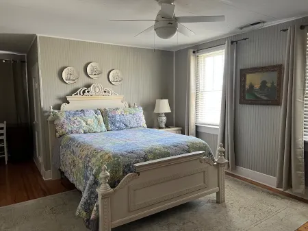 Experience old Oriental